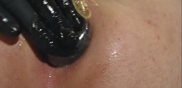  condom buttplug complete insertion